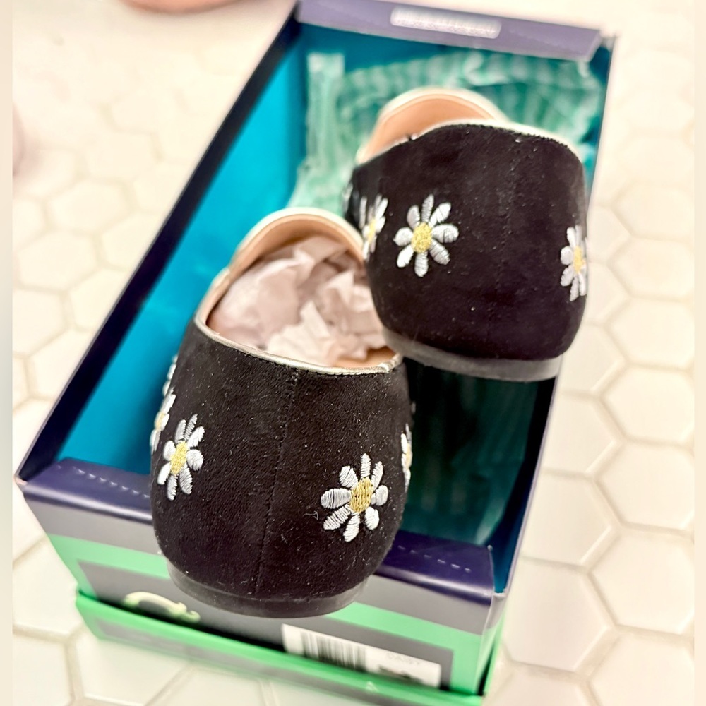 C. Wonder Black Daisy Loafers 7.5 NIB - Picture 5 of 7